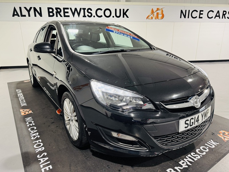 Vauxhall 1.7 CDTi ecoFLEX Excite Hatchback 5dr Diesel Manual Euro 5 (110 ps)