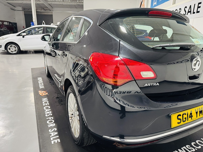 Vauxhall 1.7 CDTi ecoFLEX Excite Hatchback 5dr Diesel Manual Euro 5 (110 ps)