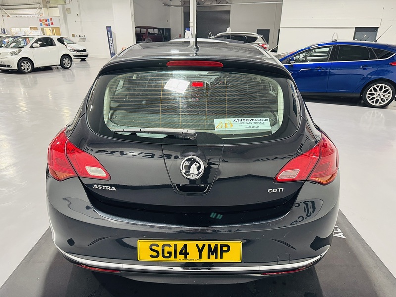 Vauxhall 1.7 CDTi ecoFLEX Excite Hatchback 5dr Diesel Manual Euro 5 (110 ps)