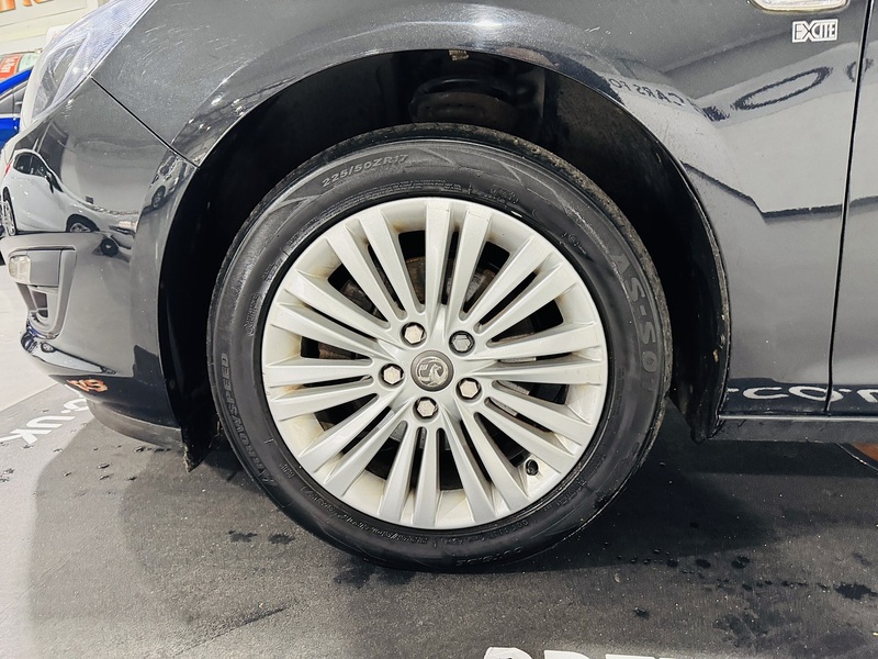 Vauxhall 1.7 CDTi ecoFLEX Excite Hatchback 5dr Diesel Manual Euro 5 (110 ps)