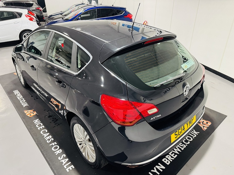 Vauxhall 1.7 CDTi ecoFLEX Excite Hatchback 5dr Diesel Manual Euro 5 (110 ps)