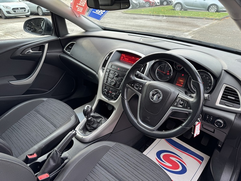 Vauxhall 1.7 CDTi ecoFLEX Excite Hatchback 5dr Diesel Manual Euro 5 (110 ps)