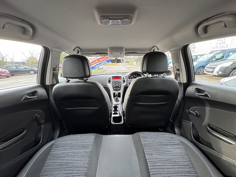 Vauxhall 1.7 CDTi ecoFLEX Excite Hatchback 5dr Diesel Manual Euro 5 (110 ps)