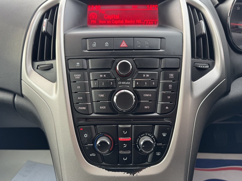 Vauxhall 1.7 CDTi ecoFLEX Excite Hatchback 5dr Diesel Manual Euro 5 (110 ps)