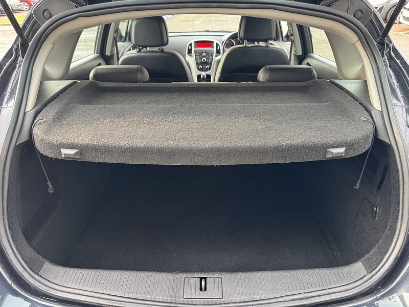 Vauxhall 1.7 CDTi ecoFLEX Excite Hatchback 5dr Diesel Manual Euro 5 (110 ps)