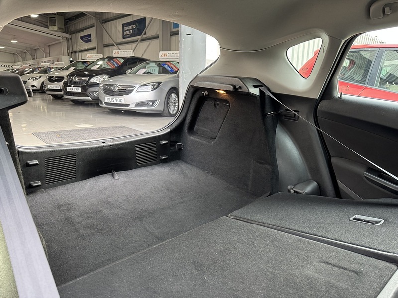 Vauxhall 1.7 CDTi ecoFLEX Excite Hatchback 5dr Diesel Manual Euro 5 (110 ps)