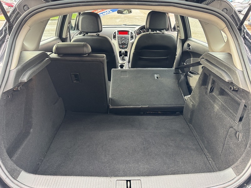 Vauxhall 1.7 CDTi ecoFLEX Excite Hatchback 5dr Diesel Manual Euro 5 (110 ps)