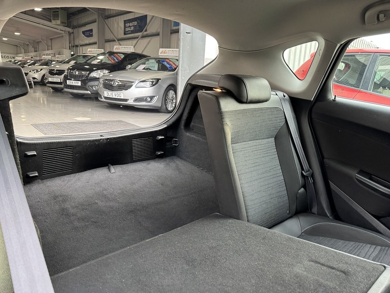 Vauxhall 1.7 CDTi ecoFLEX Excite Hatchback 5dr Diesel Manual Euro 5 (110 ps)