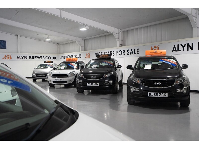 Vauxhall 1.7 CDTi ecoFLEX Excite Hatchback 5dr Diesel Manual Euro 5 (110 ps)