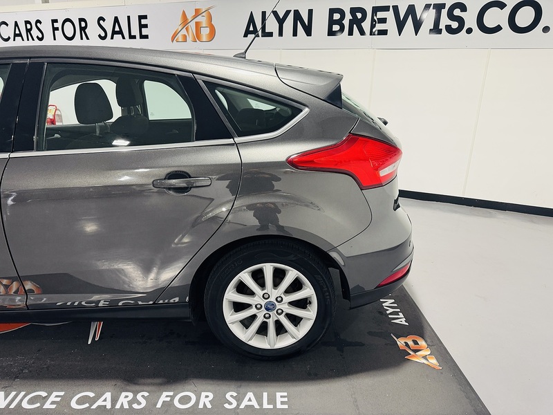 Ford 1.5 TDCi Titanium Hatchback 5dr Diesel Manual Euro 6 (s/s) (120 ps)