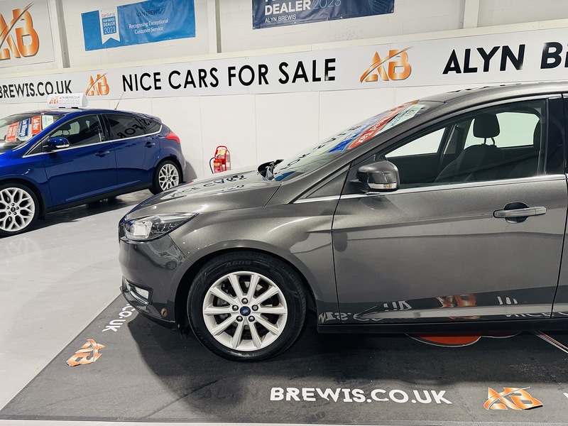 Ford 1.5 TDCi Titanium Hatchback 5dr Diesel Manual Euro 6 (s/s) (120 ps)