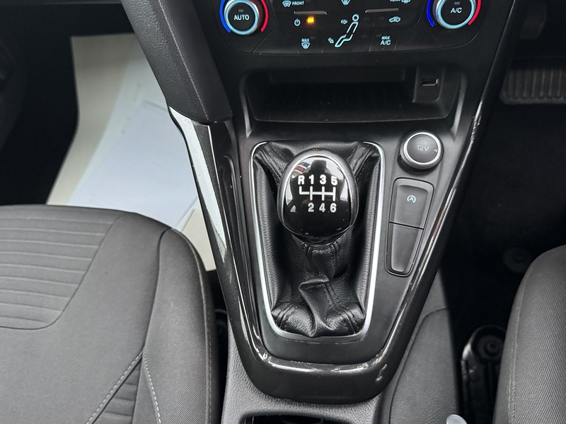 Ford 1.5 TDCi Titanium Hatchback 5dr Diesel Manual Euro 6 (s/s) (120 ps)