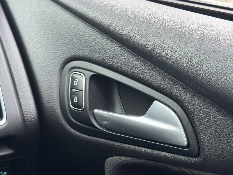 Ford 1.5 TDCi Titanium Hatchback 5dr Diesel Manual Euro 6 (s/s) (120 ps)