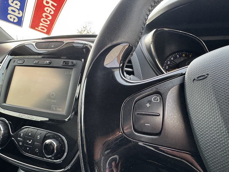 Renault 0.9 TCe ENERGY Dynamique S MediaNav SUV 5dr Petrol Manual Euro 5 (s/s) (90 ps)