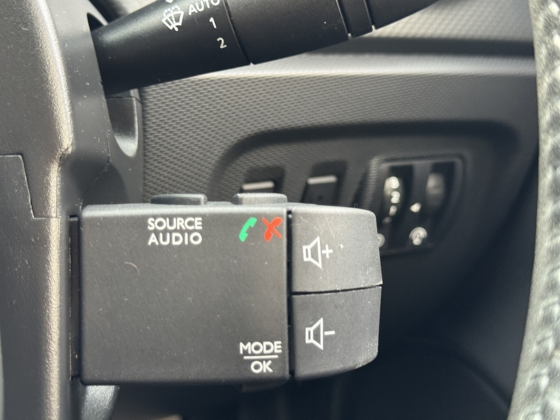 Renault 0.9 TCe ENERGY Dynamique S MediaNav SUV 5dr Petrol Manual Euro 5 (s/s) (90 ps)