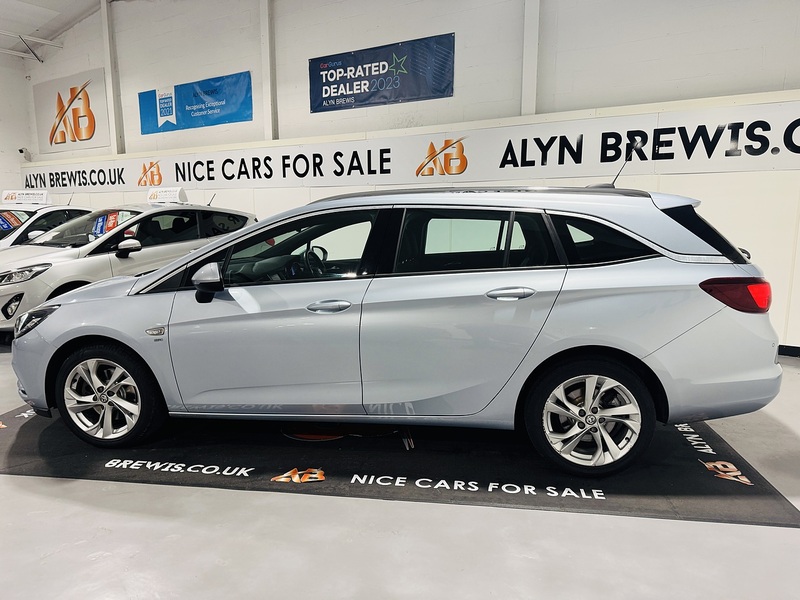 Vauxhall 1.6 CDTi BlueInjection SRi Sports Tourer 5dr Diesel Manual Euro 6 (s/s) (136 ps)