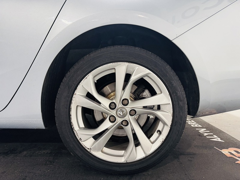 Vauxhall 1.6 CDTi BlueInjection SRi Sports Tourer 5dr Diesel Manual Euro 6 (s/s) (136 ps)