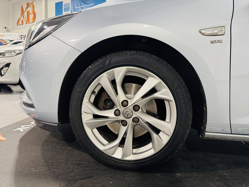 Vauxhall 1.6 CDTi BlueInjection SRi Sports Tourer 5dr Diesel Manual Euro 6 (s/s) (136 ps)