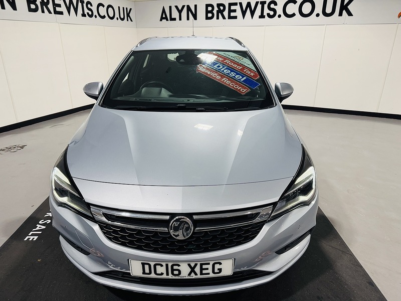 Vauxhall 1.6 CDTi BlueInjection SRi Sports Tourer 5dr Diesel Manual Euro 6 (s/s) (136 ps)