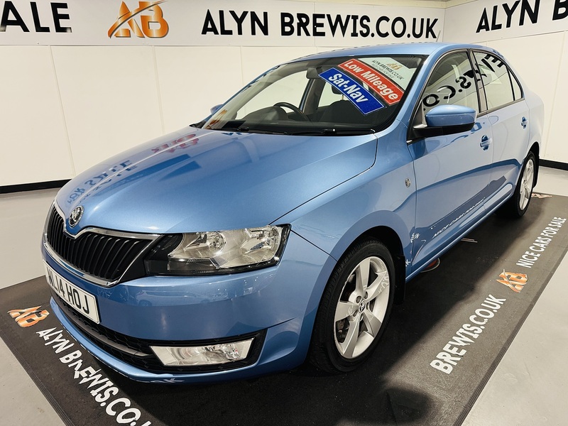 Skoda 1.2 TSI SE Connect SAT NAV Hatchback 5dr Petrol Manual Euro 5 (86 ps)