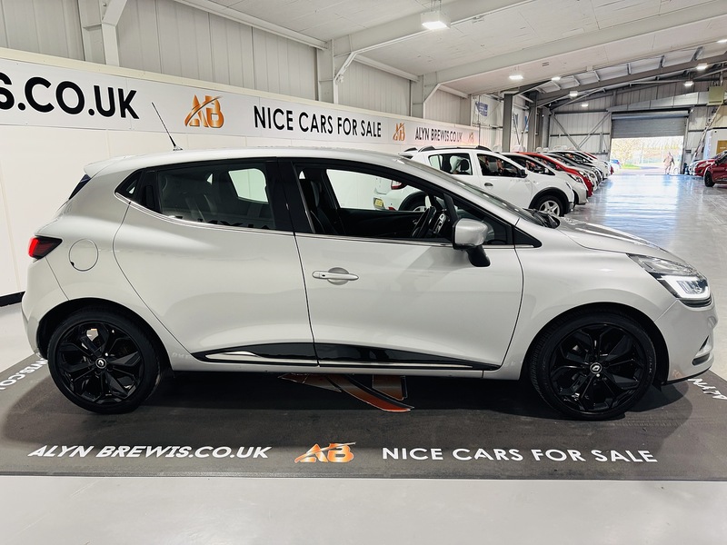 Renault 1.5 dCi Dynamique S Nav Hatchback 5dr Diesel Manual Euro 6 (s/s) (90 ps)