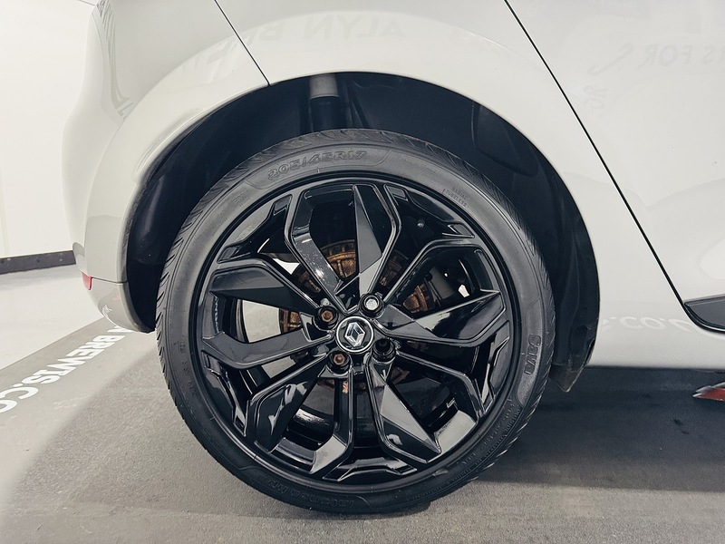 Renault 1.5 dCi Dynamique S Nav Hatchback 5dr Diesel Manual Euro 6 (s/s) (90 ps)