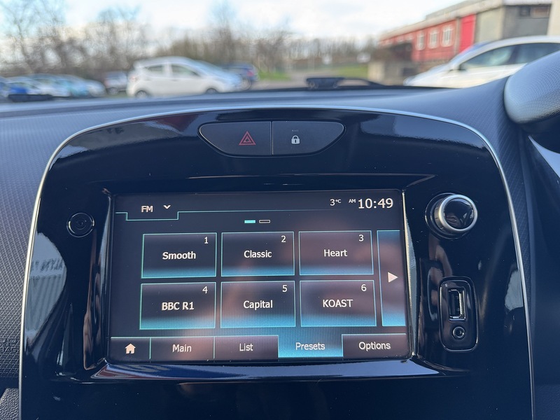 Renault 1.5 dCi Dynamique S Nav Hatchback 5dr Diesel Manual Euro 6 (s/s) (90 ps)