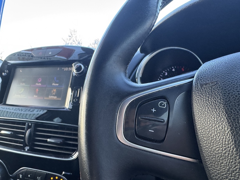 Renault 1.5 dCi Dynamique S Nav Hatchback 5dr Diesel Manual Euro 6 (s/s) (90 ps)