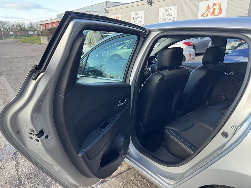 Renault 1.5 dCi Dynamique S Nav Hatchback 5dr Diesel Manual Euro 6 (s/s) (90 ps)