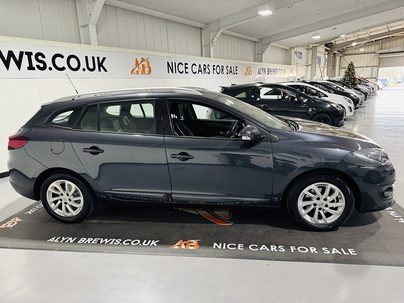 Renault 1.5 dCi Dynamique TomTom Sport Tourer 5dr Diesel EDC Euro 5 (110 ps)