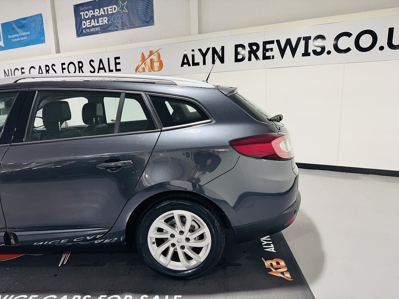 Renault 1.5 dCi Dynamique TomTom Sport Tourer 5dr Diesel EDC Euro 5 (110 ps)