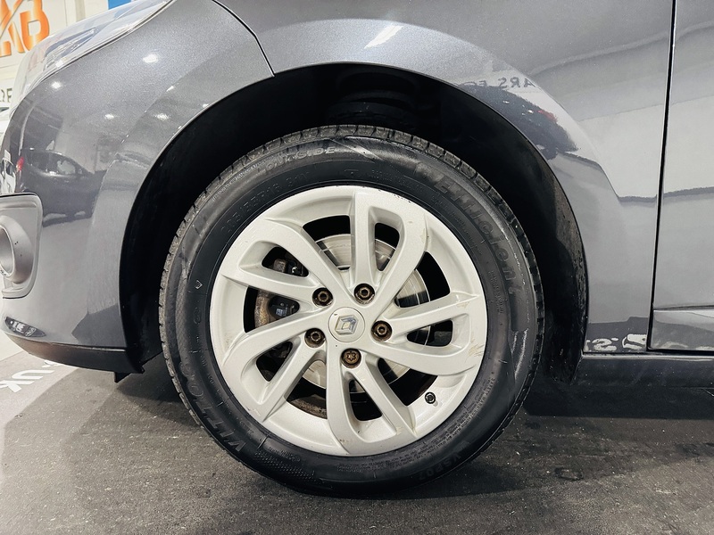 Renault 1.5 dCi Dynamique TomTom Sport Tourer 5dr Diesel EDC Euro 5 (110 ps)