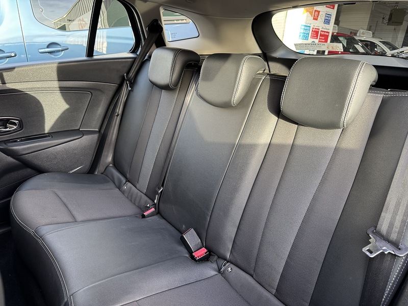 Renault 1.5 dCi Dynamique TomTom Sport Tourer 5dr Diesel EDC Euro 5 (110 ps)