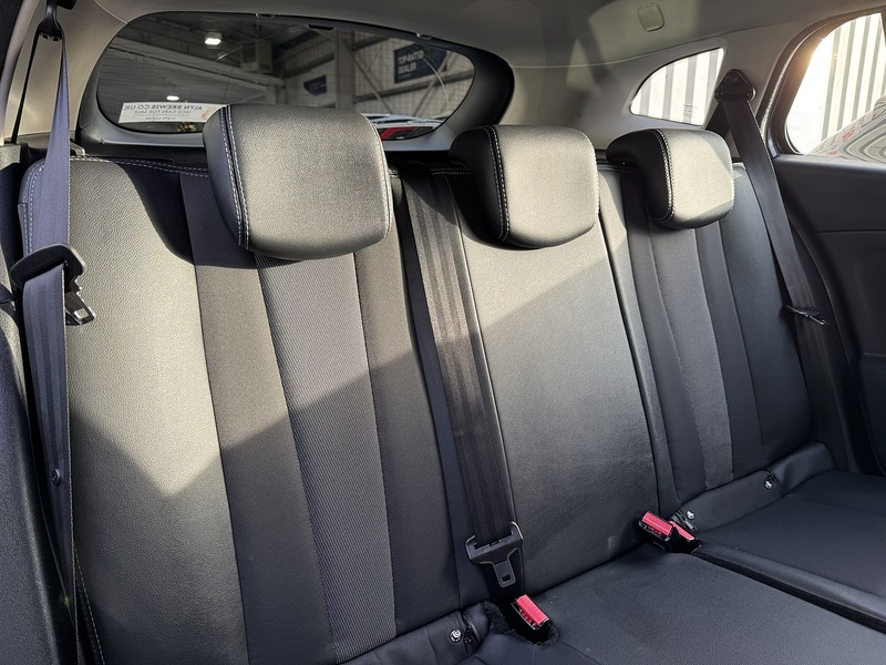 Renault 1.5 dCi Dynamique TomTom Sport Tourer 5dr Diesel EDC Euro 5 (110 ps)