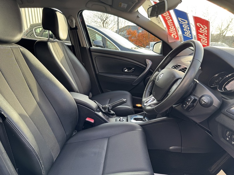Renault 1.5 dCi Dynamique TomTom Sport Tourer 5dr Diesel EDC Euro 5 (110 ps)
