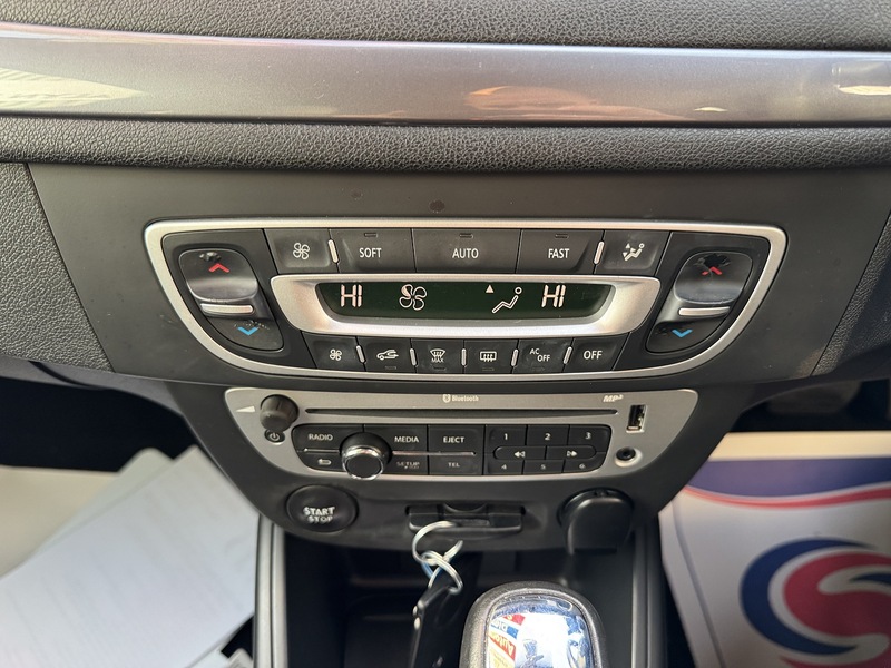 Renault 1.5 dCi Dynamique TomTom Sport Tourer 5dr Diesel EDC Euro 5 (110 ps)