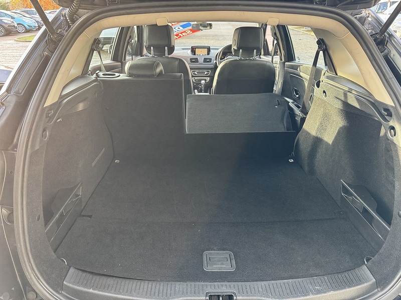 Renault 1.5 dCi Dynamique TomTom Sport Tourer 5dr Diesel EDC Euro 5 (110 ps)