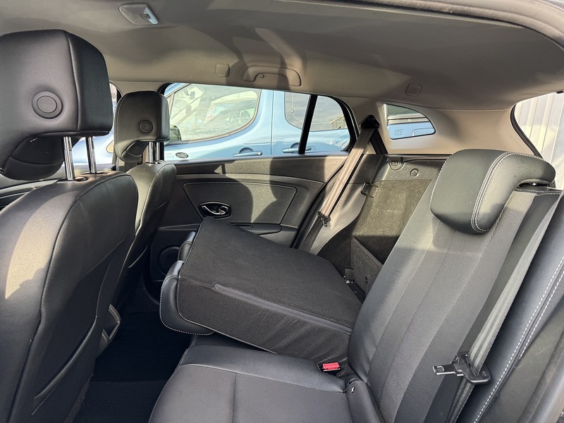 Renault 1.5 dCi Dynamique TomTom Sport Tourer 5dr Diesel EDC Euro 5 (110 ps)