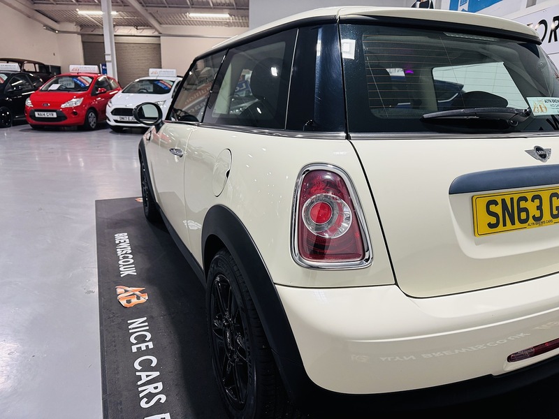 MINI 1.6 One Baker Street Hatchback 3dr Petrol Manual Euro 6 (98 ps)