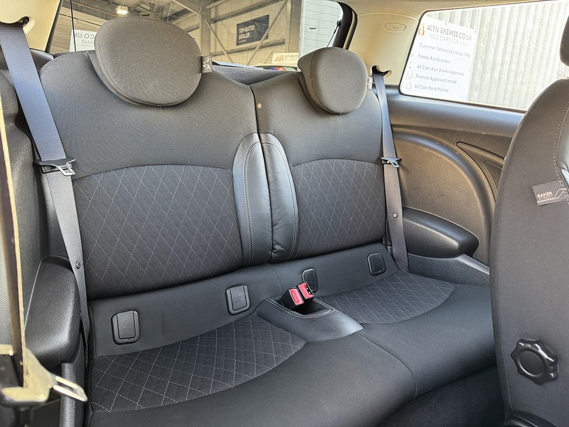 MINI 1.6 One Baker Street Hatchback 3dr Petrol Manual Euro 6 (98 ps)