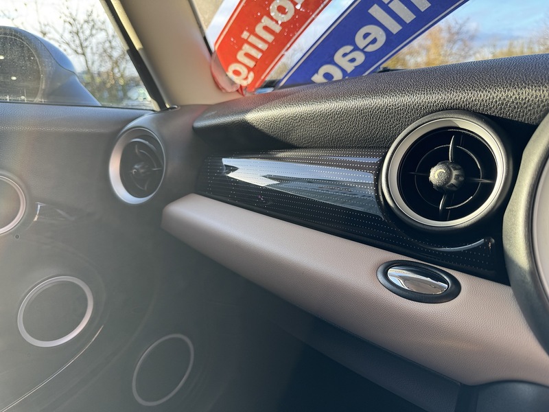 MINI 1.6 One Baker Street Hatchback 3dr Petrol Manual Euro 6 (98 ps)