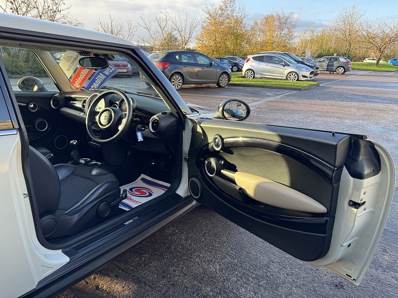 MINI 1.6 One Baker Street Hatchback 3dr Petrol Manual Euro 6 (98 ps)