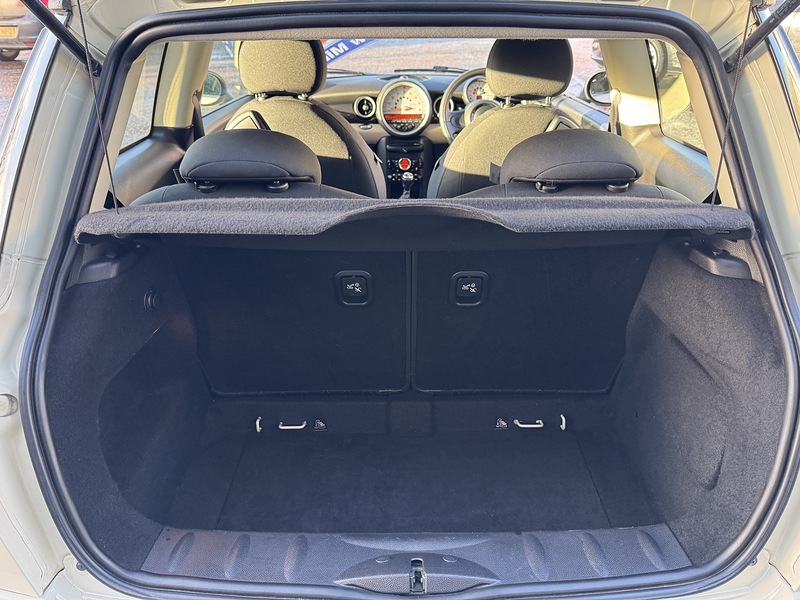 MINI 1.6 One Baker Street Hatchback 3dr Petrol Manual Euro 6 (98 ps)