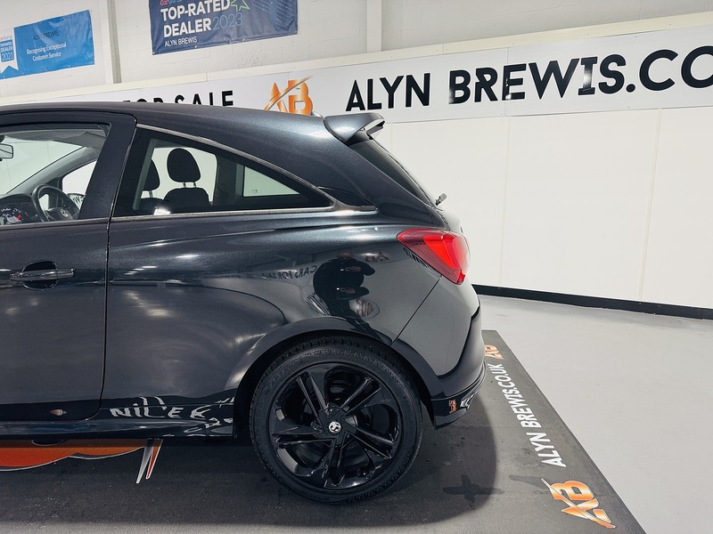 Vauxhall 1.2i Limited Edition Hatchback 3dr Petrol Manual Euro 6 (70 ps)