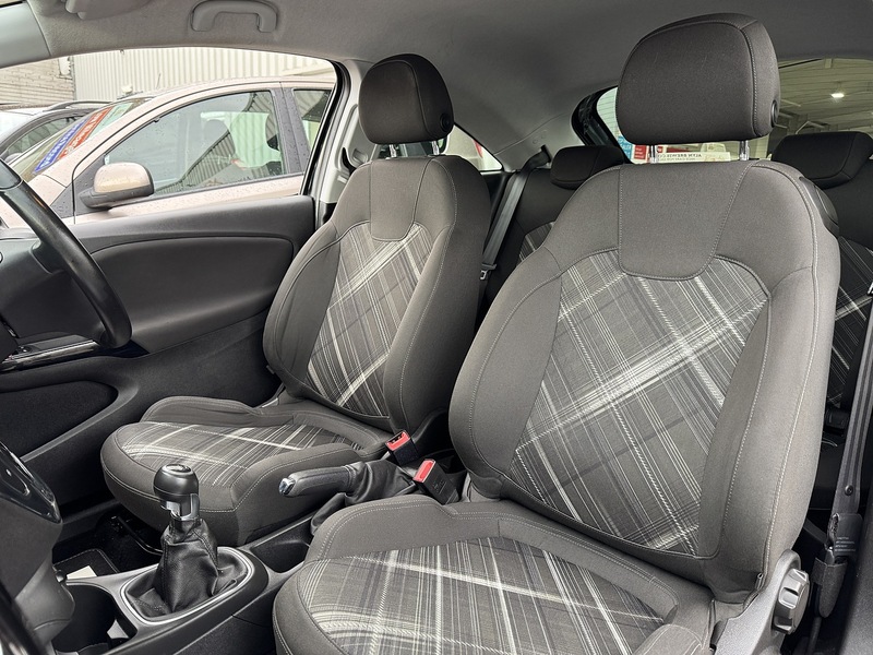 Vauxhall 1.2i Limited Edition Hatchback 3dr Petrol Manual Euro 6 (70 ps)