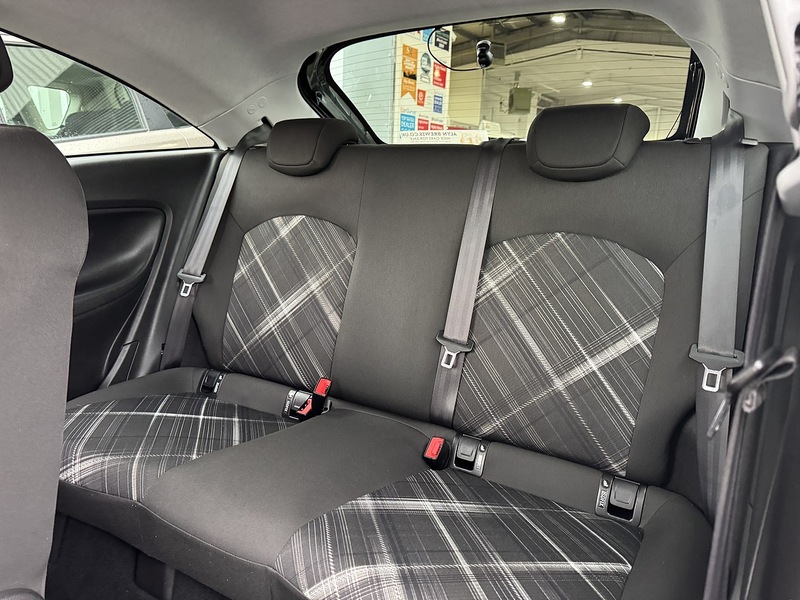 Vauxhall 1.2i Limited Edition Hatchback 3dr Petrol Manual Euro 6 (70 ps)