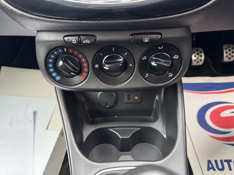 Vauxhall 1.2i Limited Edition Hatchback 3dr Petrol Manual Euro 6 (70 ps)