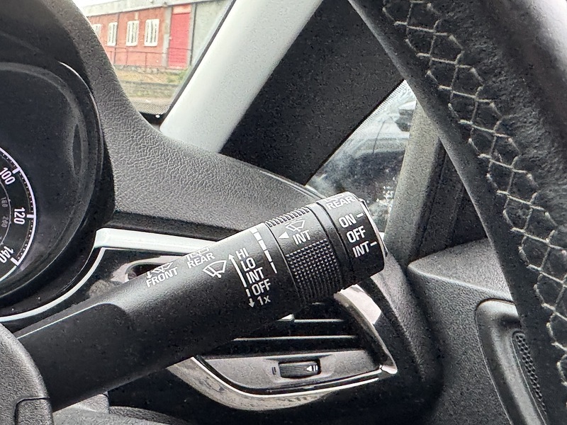 Vauxhall 1.2i Limited Edition Hatchback 3dr Petrol Manual Euro 6 (70 ps)