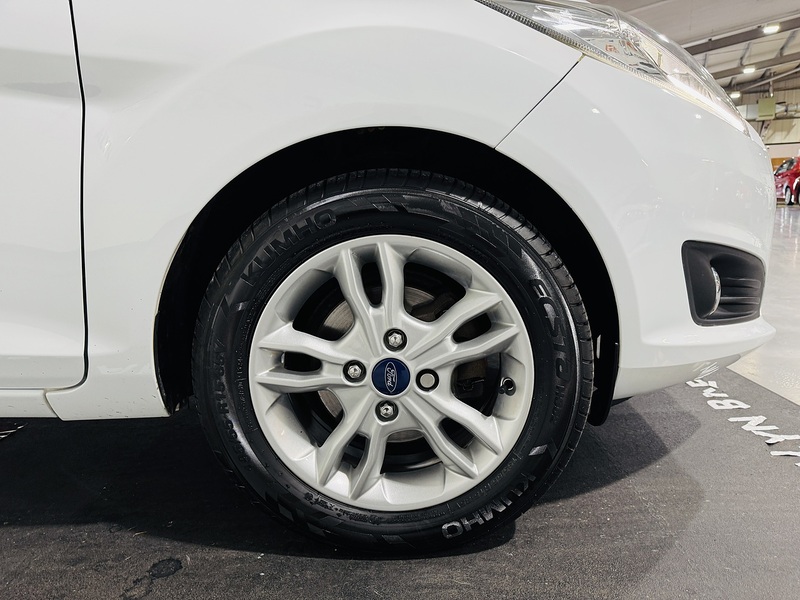 Ford 1.0T EcoBoost Zetec Hatchback 5dr Petrol Manual Euro 6 (s/s) (100 ps)