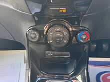 Ford Fiesta T EcoBoost Zetec NAV